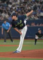 先発登板のヤクルト松本健（撮影・金居みつよし）