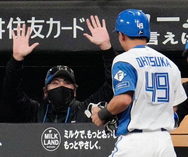 新庄監督 本塁打判定の機械化求める