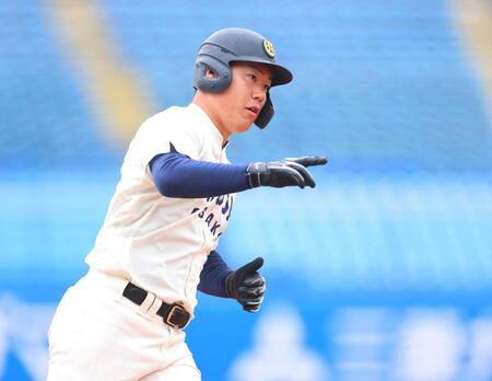 　５回、２ランを放った大商大・春山（撮影・石井剣太郎）