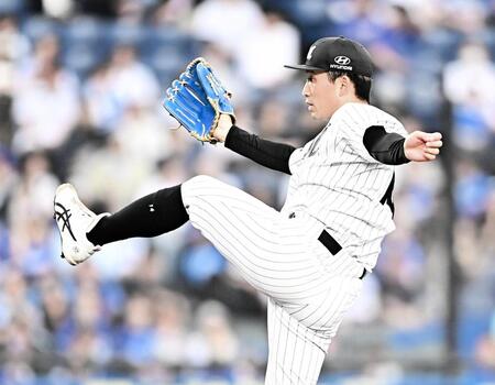 マウンドで躍動する小島（撮影・開出牧）