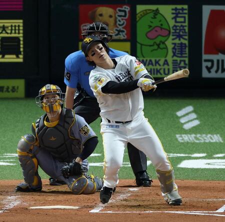 ４回、左越えに同点ソロを放つ正木（撮影・山口登）