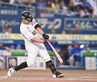 ２回、先制の中越えソロを放つ山口（撮影・開出牧）