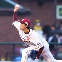 力投する岸（撮影・金田祐二）