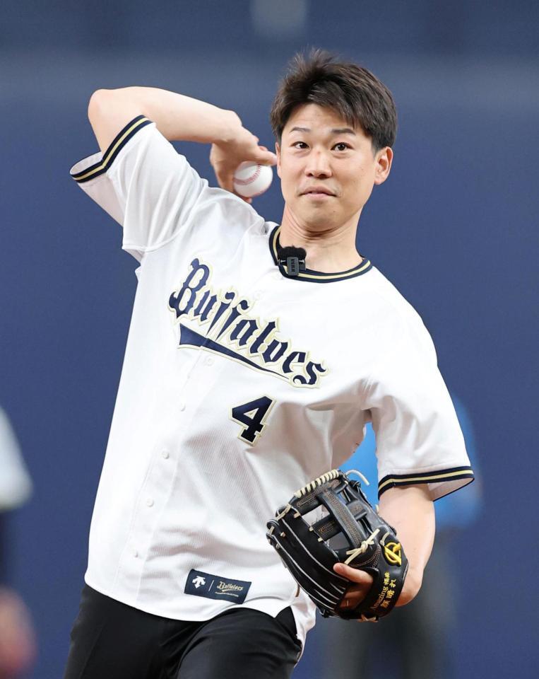 始球式を務める福森大翔さん（撮影・山口登）