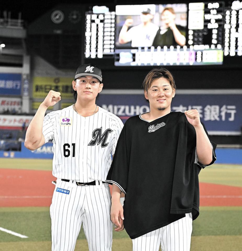 チームを５割復帰に導き、ガッツポーズを決めるサヨナラ打を放った山本（左）と今季５勝目を挙げた鈴木（撮影・開出牧）