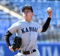 国学院大打線を相手に力投する米沢友翔（撮影・佐藤厚）