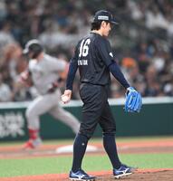 ２回、巨人・リチャードの勝ち越しソロを浴びた隅田（撮影・園田高夫）