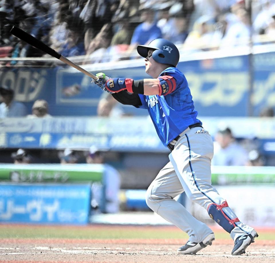 ２回、中越え３ランを放つ牧（撮影・開出牧）
