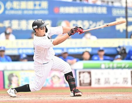５回、勝ち越しの中前２点適時打を放つ山口（撮影・開出牧）