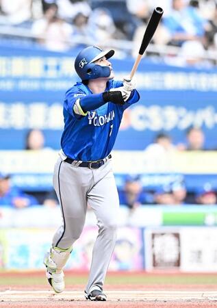 １回、中飛に倒れた佐野（撮影・開出牧）