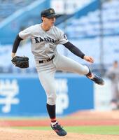 力投する先発の関大・米沢友翔（撮影・伊藤笙子）