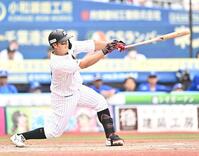 ５回、勝ち越しの中前２点適時打を放つ山口（撮影・開出牧）