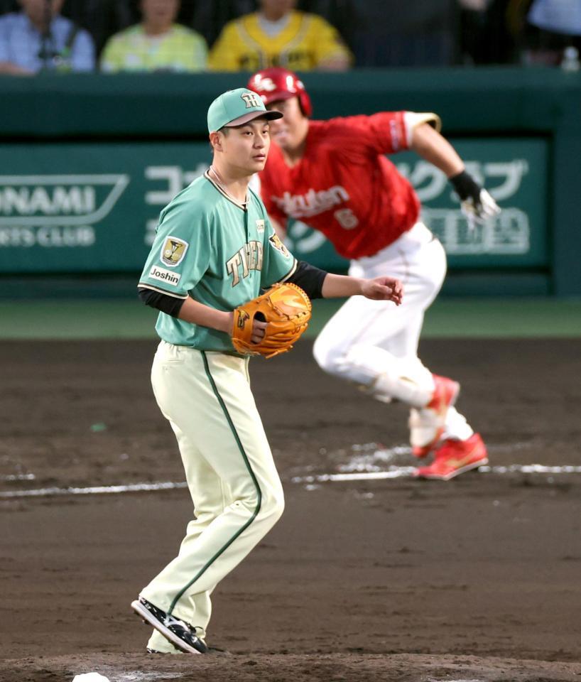 ５回、村林を併殺打に打ち取る大竹（撮影・立川洋一郎）