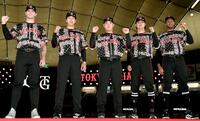 　特別ユニホームを着用する選手たち