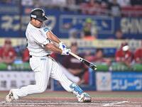 ６回、左越え満塁ホームランを放つ愛斗（撮影・開出牧）