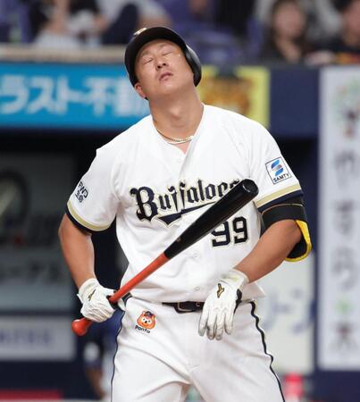 ８回裏オリックス１死、オリックス・杉本裕太郎は空振り三振に倒れる（撮影・坂部計介）