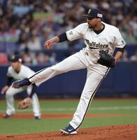 序盤に２失点も粘りのピッチングを見せるペルドモ（撮影・坂部計介）