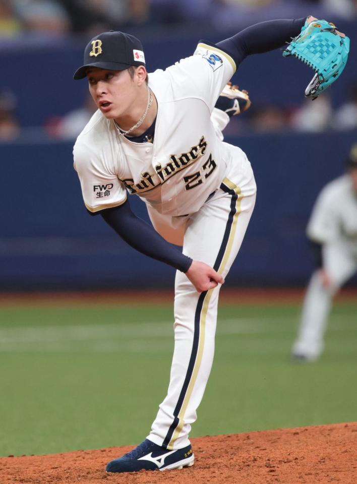９回、４番手で登板したオリックス・吉田輝星（撮影・坂部計介）
