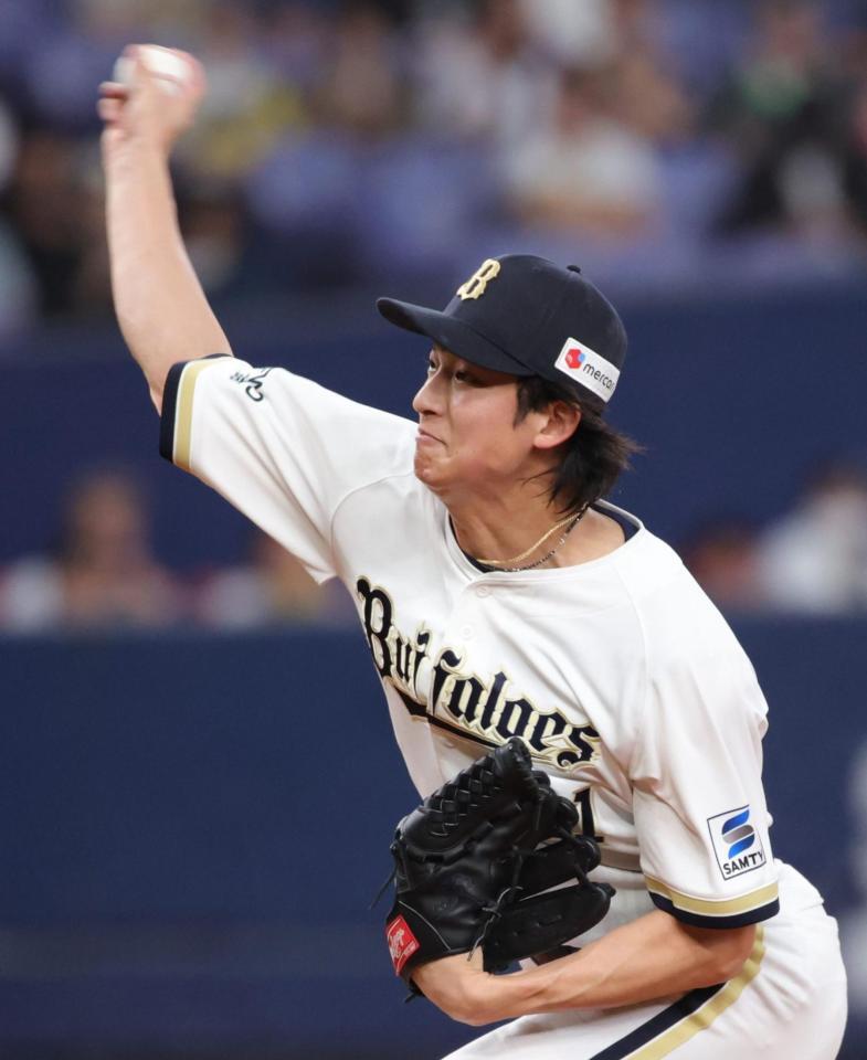 ７回、２番手で登板した山崎（撮影・坂部計介）