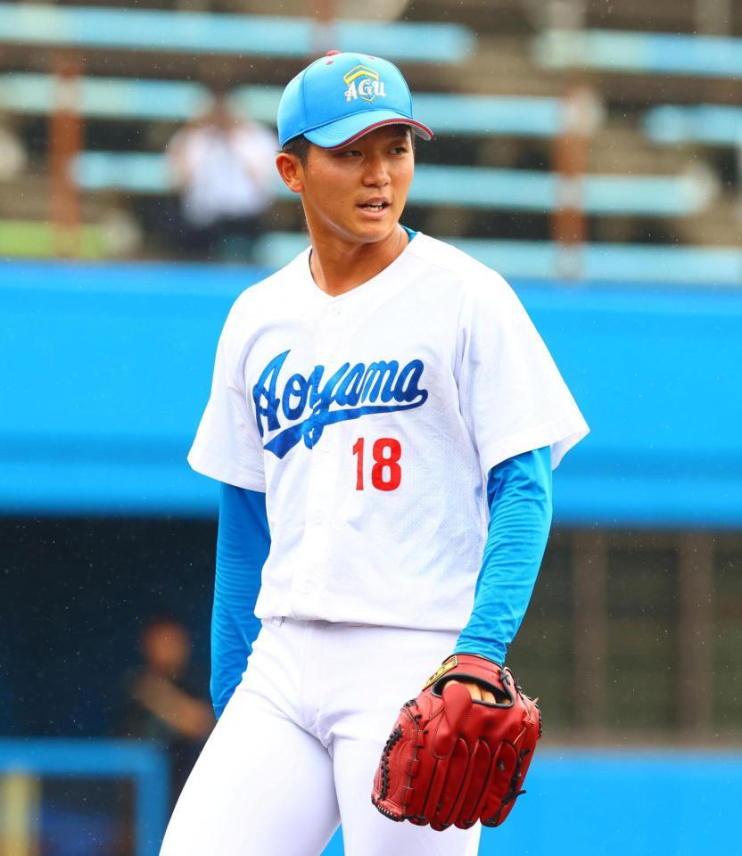 ２回を無失点で投げ終えた青学大・鈴木泰成（撮影・石井剣太郎）