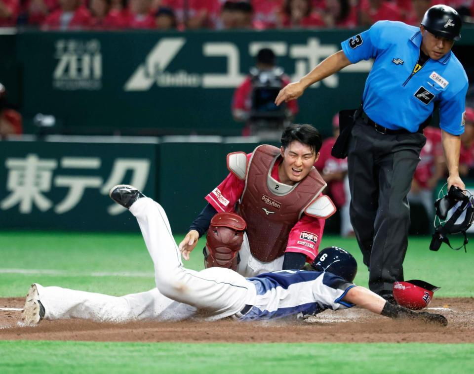 ９回、滝沢の右前打で二走源田が本塁を狙うがタッチアウト。捕手太田