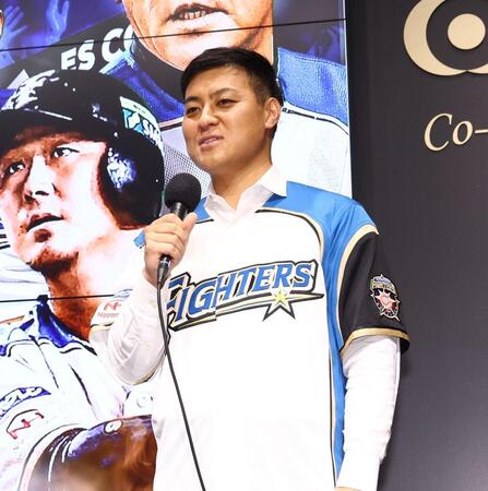 「ＦＩＧＨＴＥＲＳ　ＬＥＧＥＮＤＳ　ＧＡＭＥ」開催の記者発表会見で話す田中賢介氏（撮影・中島達哉）
