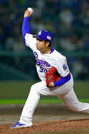 ９回に登板し１１セーブ目を挙げた松山