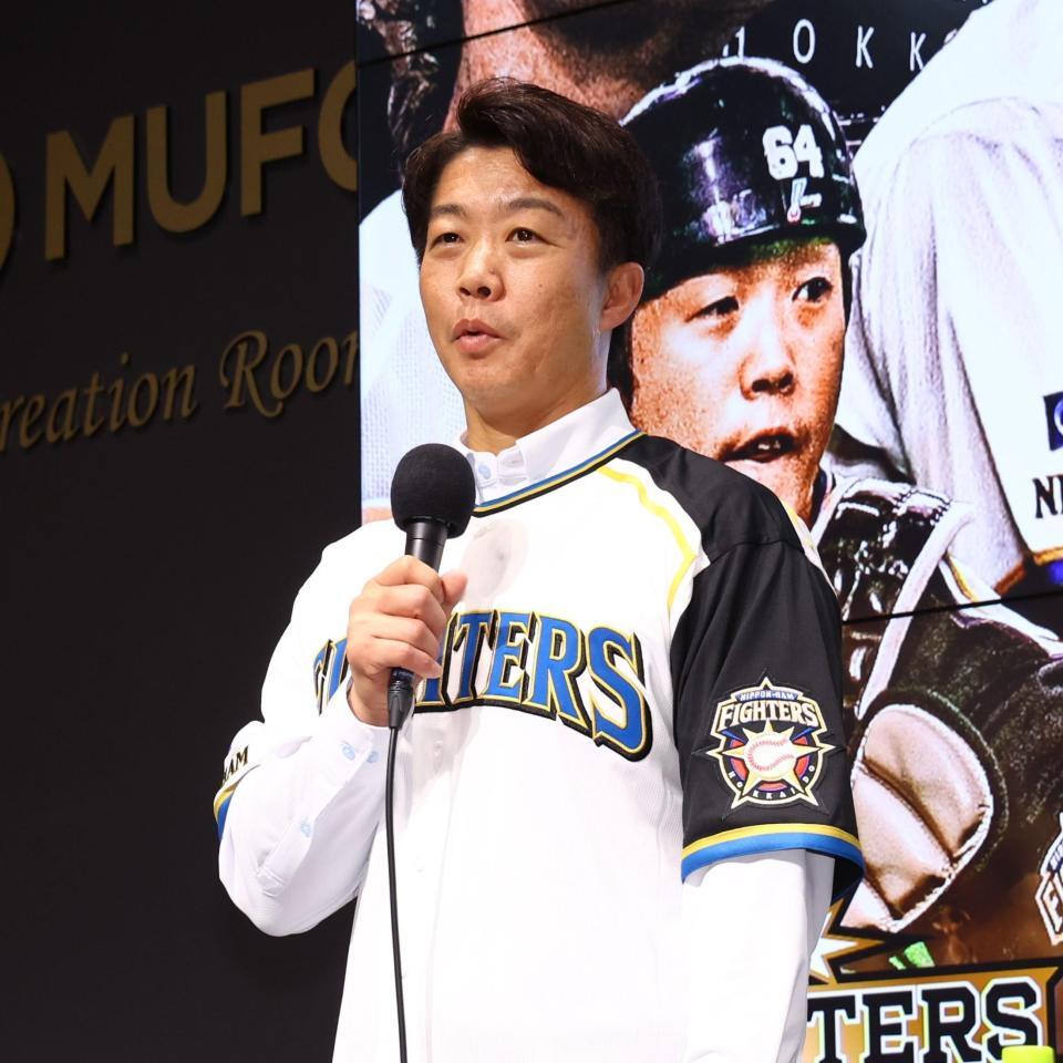 「ＦＩＧＨＴＥＲＳ　ＬＥＧＥＮＤＳ　ＧＡＭＥ」開催の記者発表会見で話す鶴岡慎也氏（撮影・中島達哉）