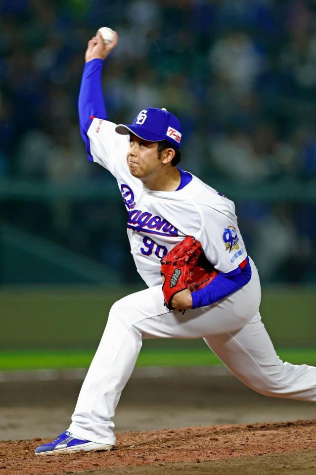 ９回に登板し１１セーブ目を挙げた松山