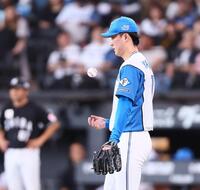 ８回、ロッテ・山口に適時二塁打を許した柳川（撮影・中島達哉）