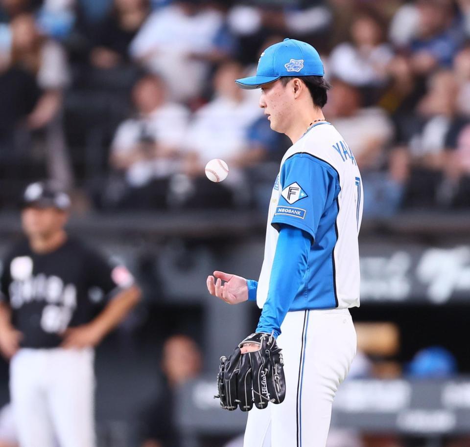 ８回、ロッテ・山口に適時二塁打を許した柳川（撮影・中島達哉）
