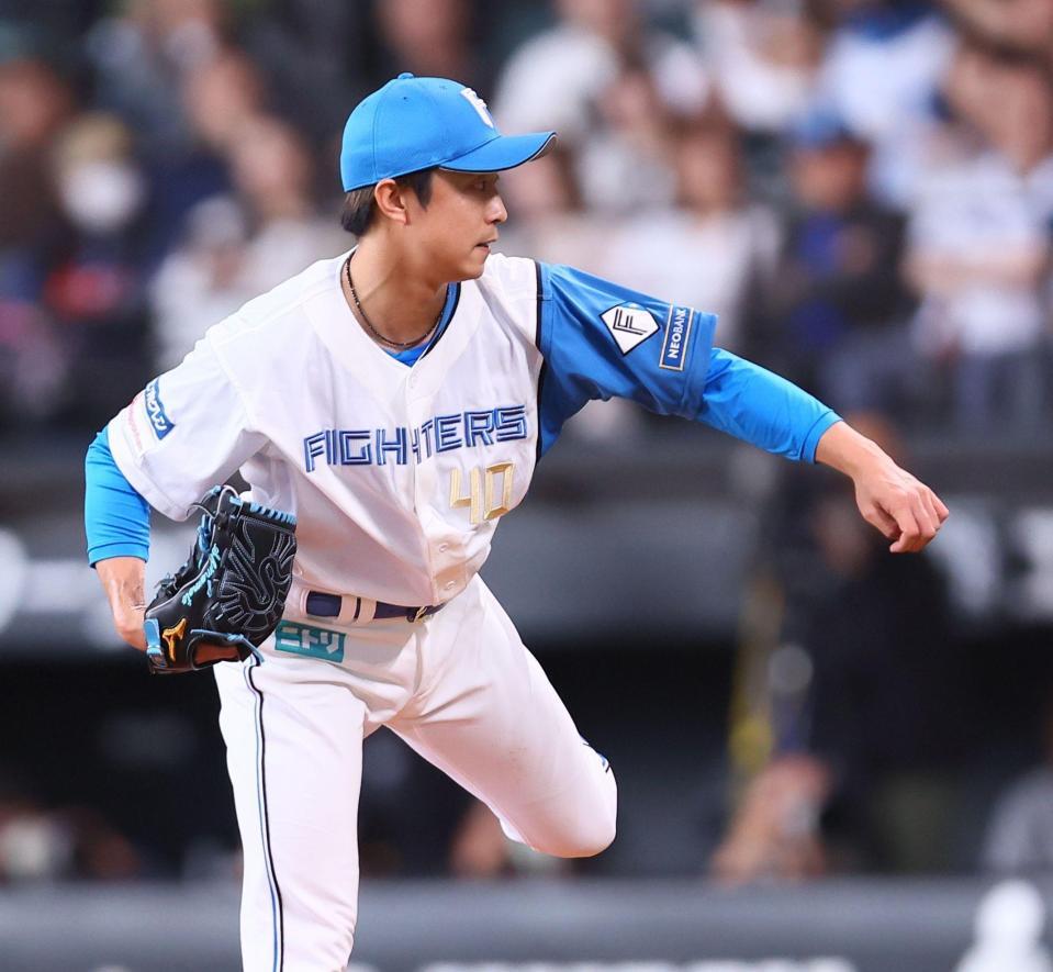 ８回途中から登板した島本（撮影・中島達哉）