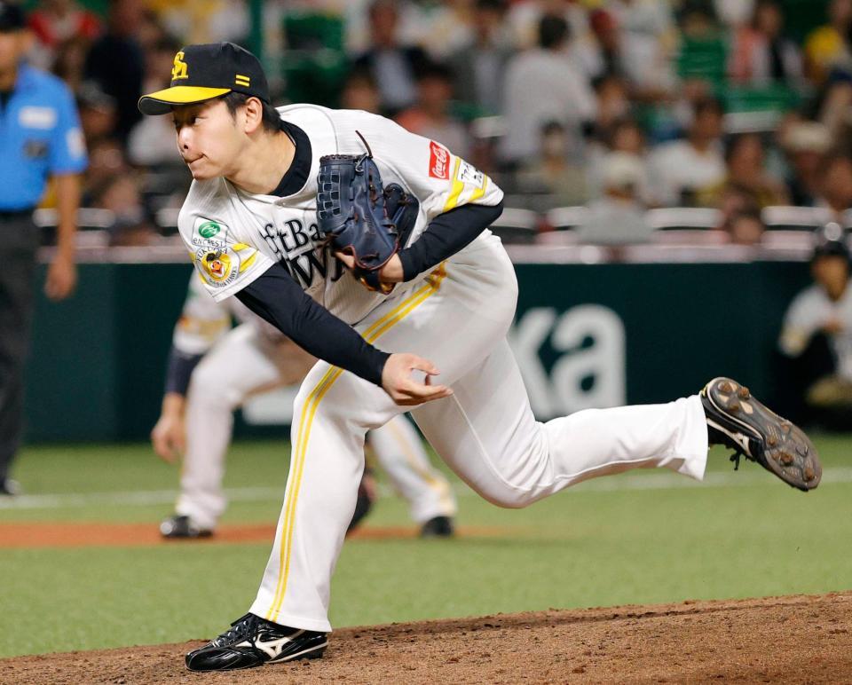 ６回途中から登板し、１球でプロ初勝利を挙げた鈴木豪