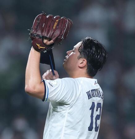 ５回、日本ハム打戦につかまり厳しい表情の渡辺（撮影・金田祐二）