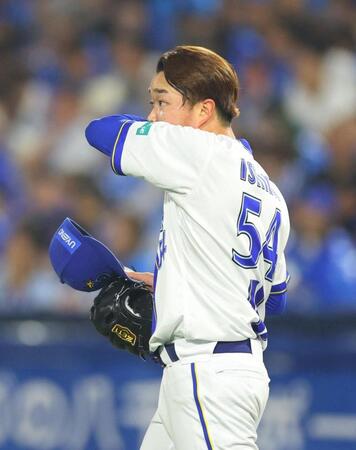 ４回、１点を失った石田（撮影・石井剣太郎）