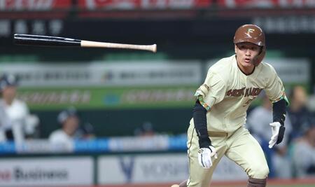 ７回、適時二塁打を放つ奈良間（撮影・金田祐二）