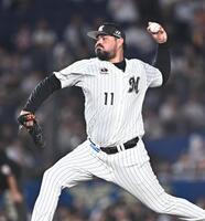 １２回から登板しピシャリと抑えたカスティーヨ（撮影・開出牧）