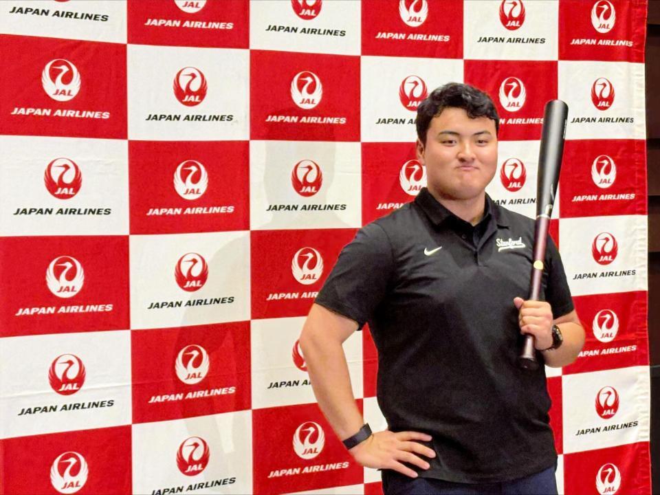 日本に一時帰国し、取材に応じるスタンフォード大・佐々木