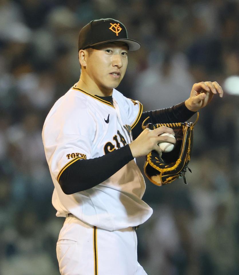８回、打者中村悠のとき、暴投で失点した大勢