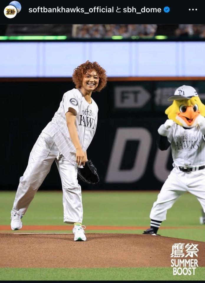 ソフトバンクのインスタグラム（＠ｓｏｆｔｂａｎｋｈａｗｋｓ＿ｏｆｆｉｃｉａｌ）より