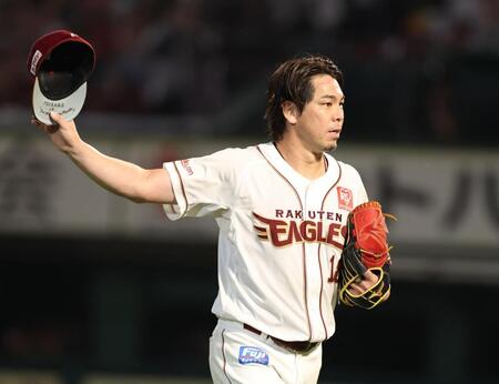 ９回、１点を奪われ悔しそうに降板する前田健（撮影・金田祐二）