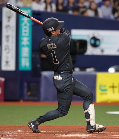 ２回、太田は左越えに本塁打を放つ（撮影・坂部計介）