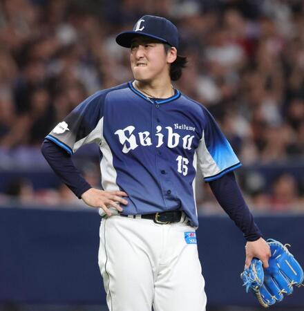 ２回、太田に左越えの本塁打を許し、口惜しそうな表情の隅田（撮影・坂部計介）