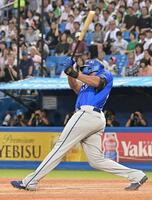 ３回、右前適時打を放つエンカーナシオン（撮影・持木克友）