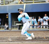 ３回に左中間へ本塁打を放った山梨学院・菰田