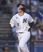 ３回、先制の左越え本塁打を放ち雄たけびを上げる西川（撮影・開出牧）