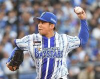 中日打線に立ち向かう東（撮影・佐藤厚）