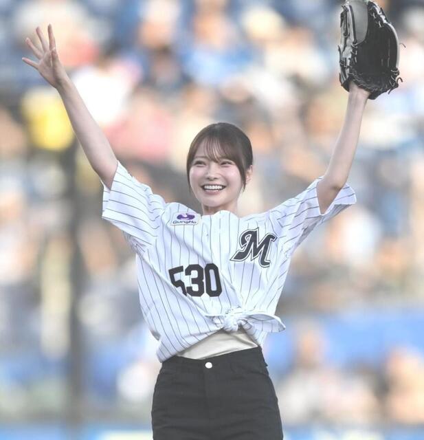 「ノーバンすごい」人気美女圧巻始球式