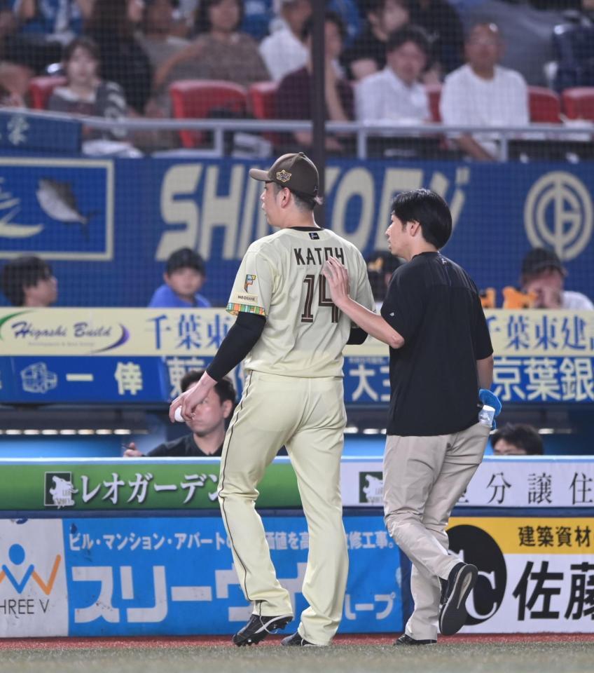 ６回途中で降板した加藤（撮影・開出牧）