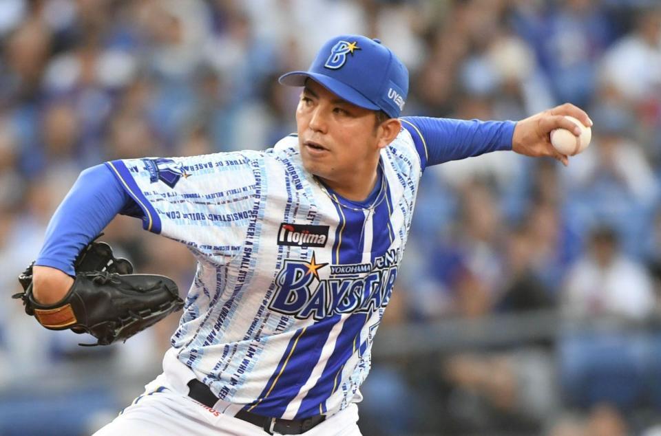 中日打線に立ち向かう東（撮影・佐藤厚）